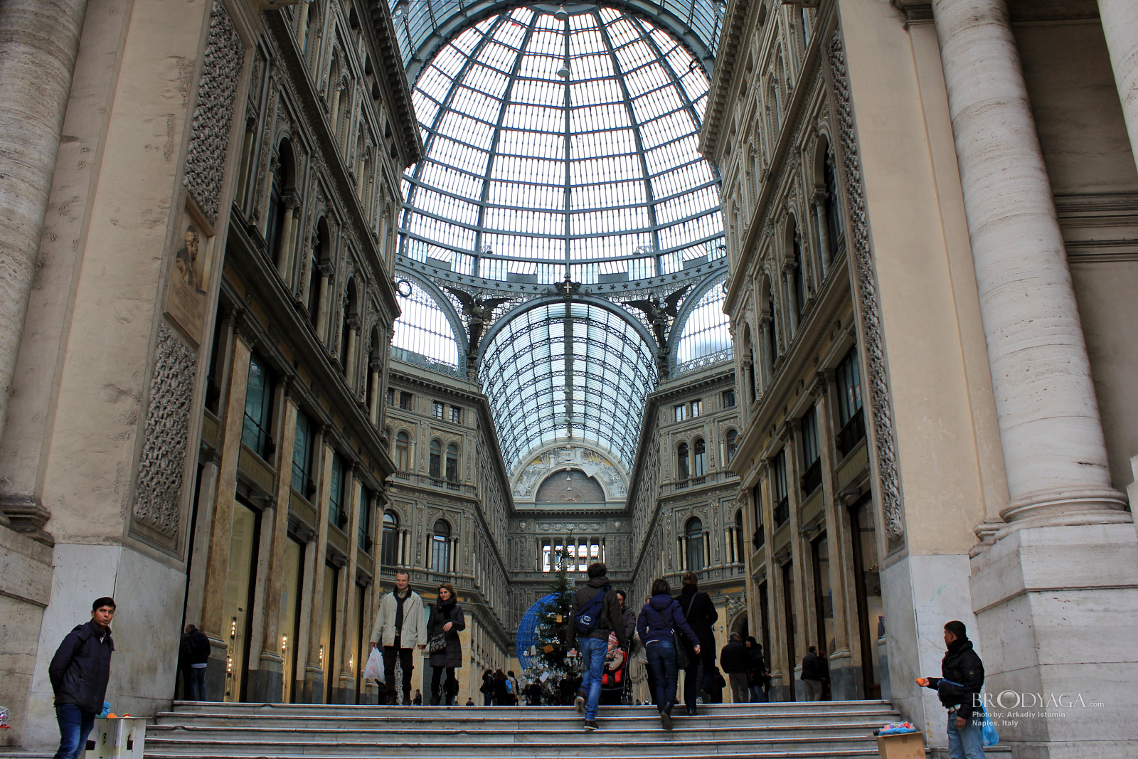 Galleria Umberto I, Naples